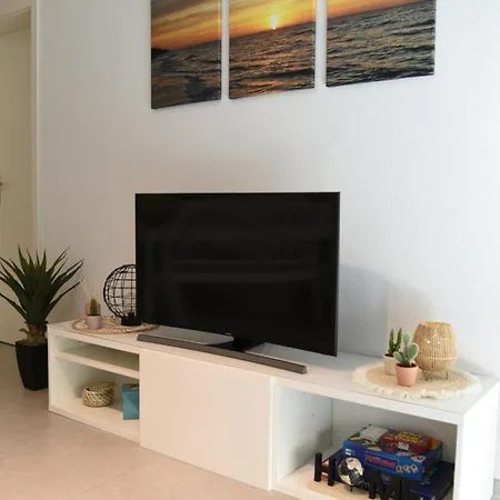 Charming With Terrace 5 Minutes From Murten דירה Münchenwiler