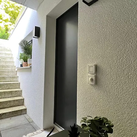 Charming With Terrace 5 Minutes From Murten Apartamento Münchenwiler