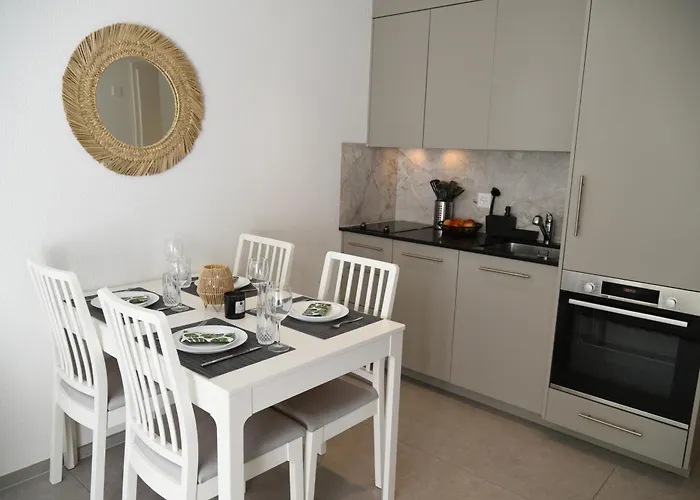 Lägenhet Charming With Terrace 5 Minutes From Murten