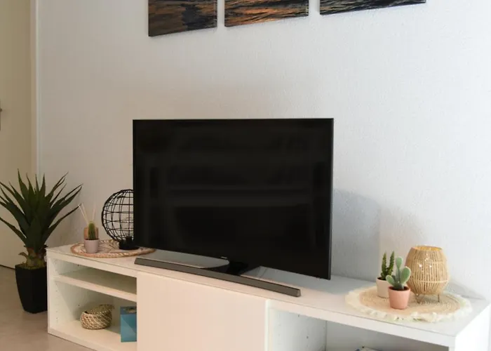 Charming With Terrace 5 Minutes From Murten Lägenhet Münchenwiler